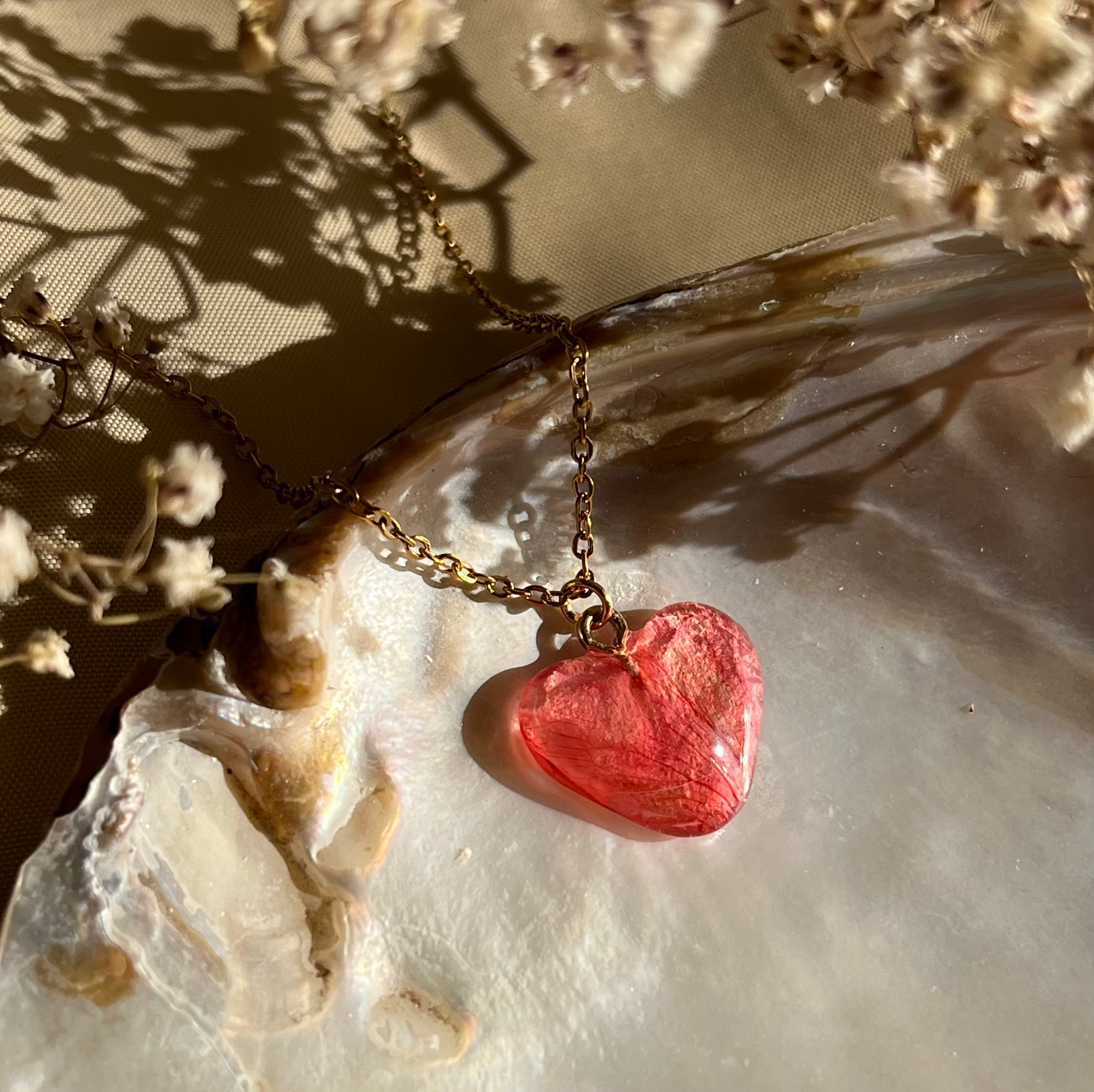 Colgante de corazón - pétalo de flor  image 0