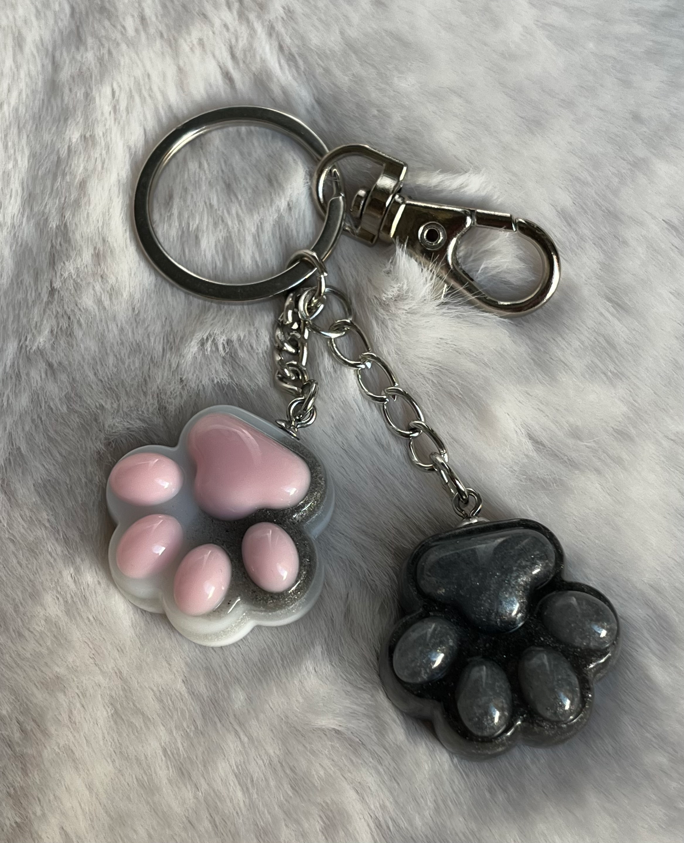 Xtra Sweet Paw – Llavero Patita image 0