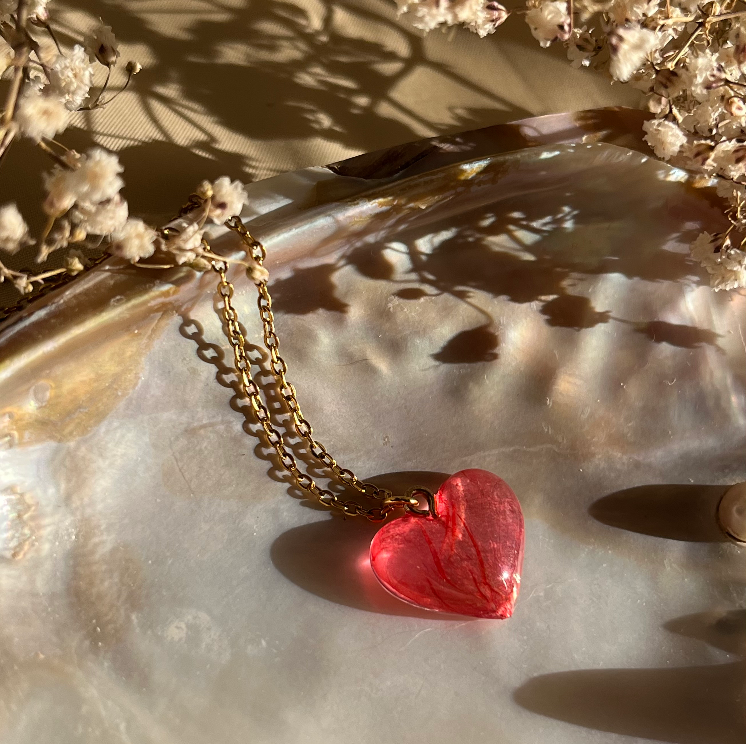 Colgante de corazón - pétalo de flor  image 0