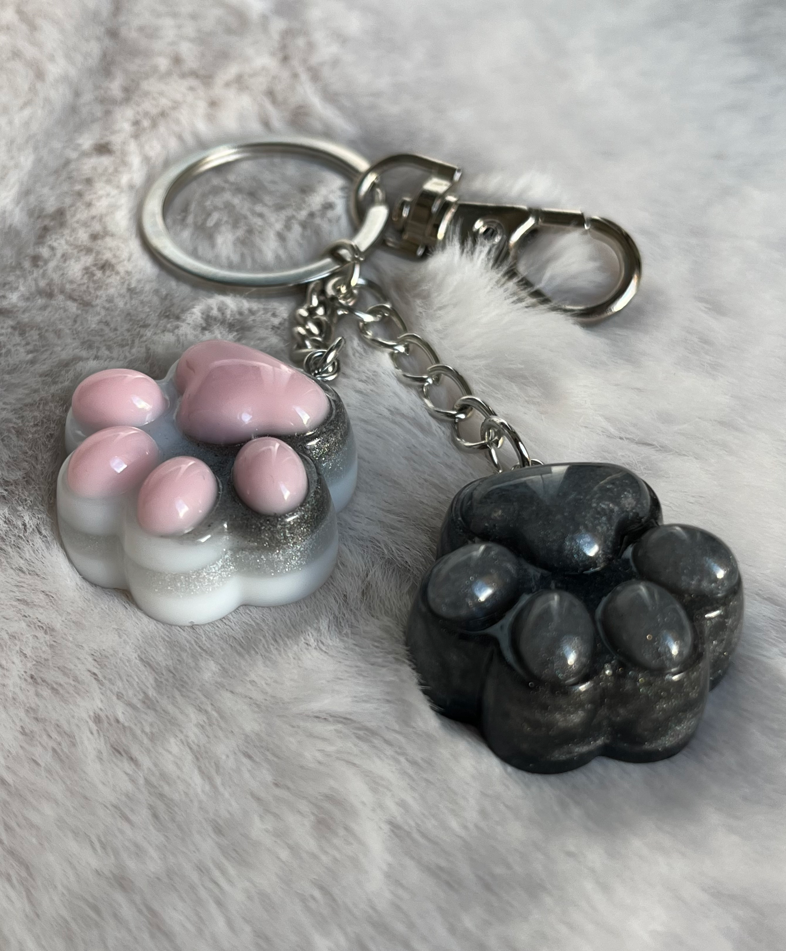 Xtra Sweet Paw – Llavero Patita image 1