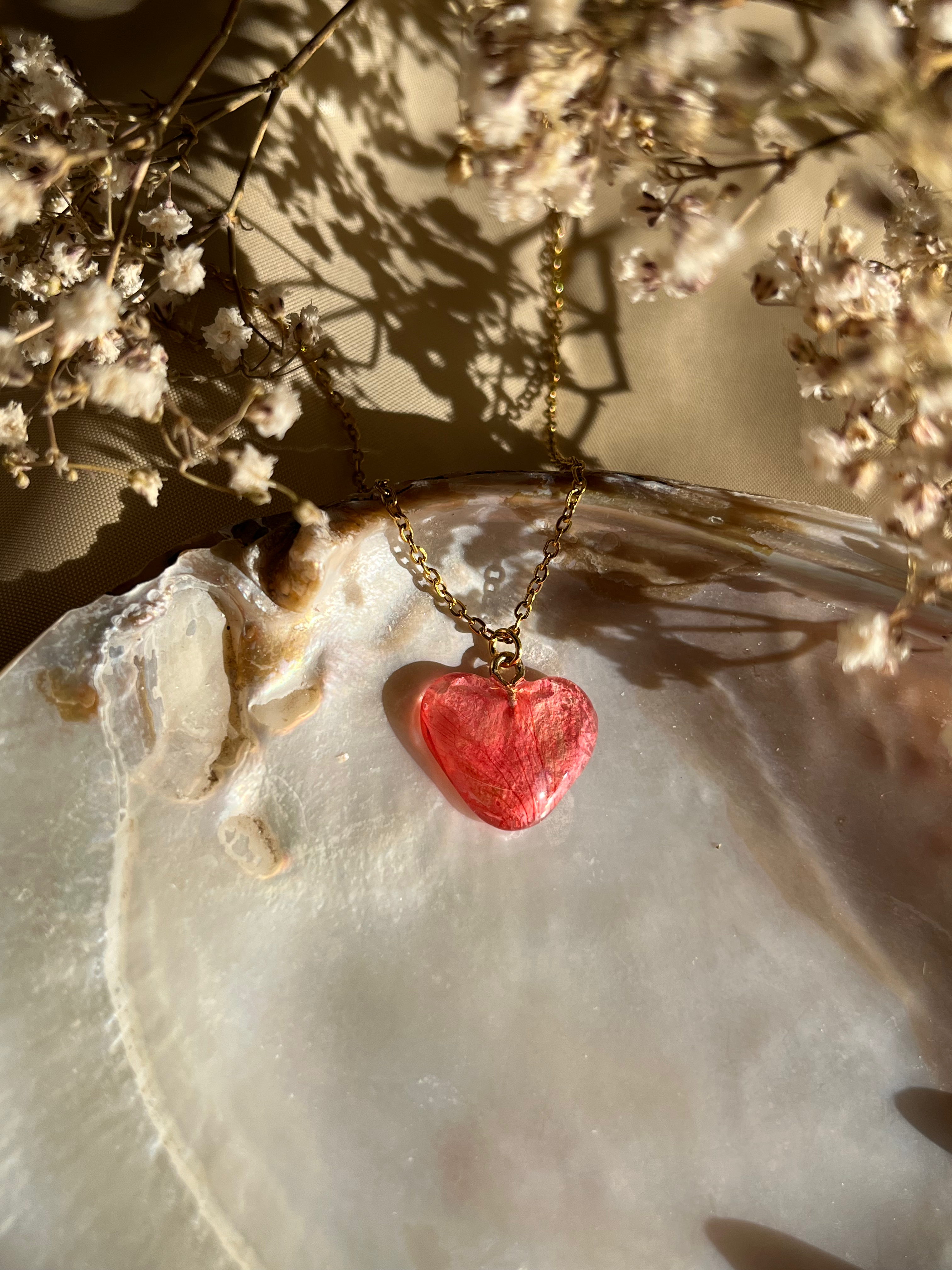 Colgante de corazón - pétalo de flor  image 1