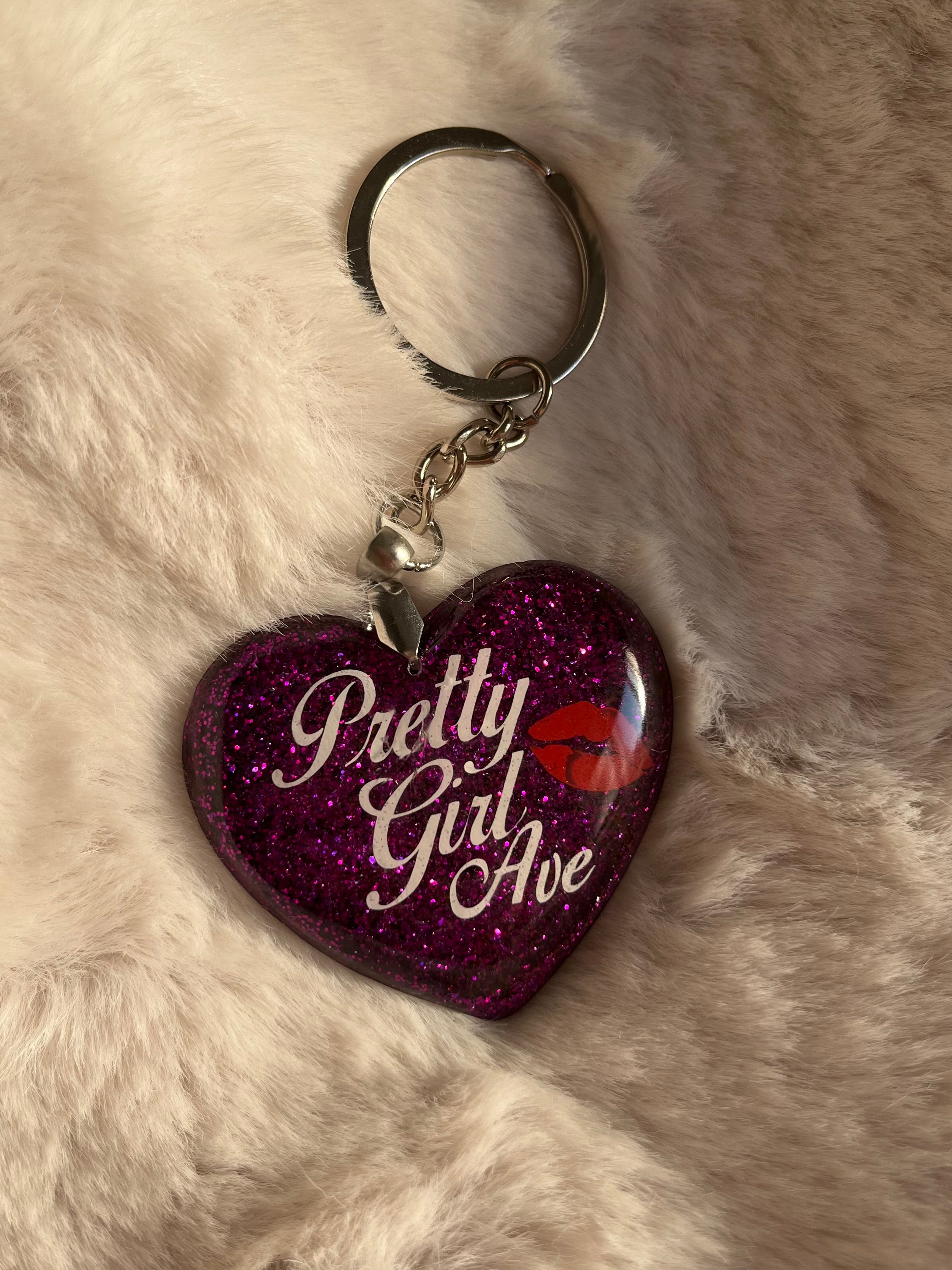 Llavero Pretty Girl Ave (2da edición) • Morado