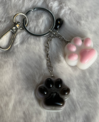 Xtra Sweet Paw – Llavero Patita image 1