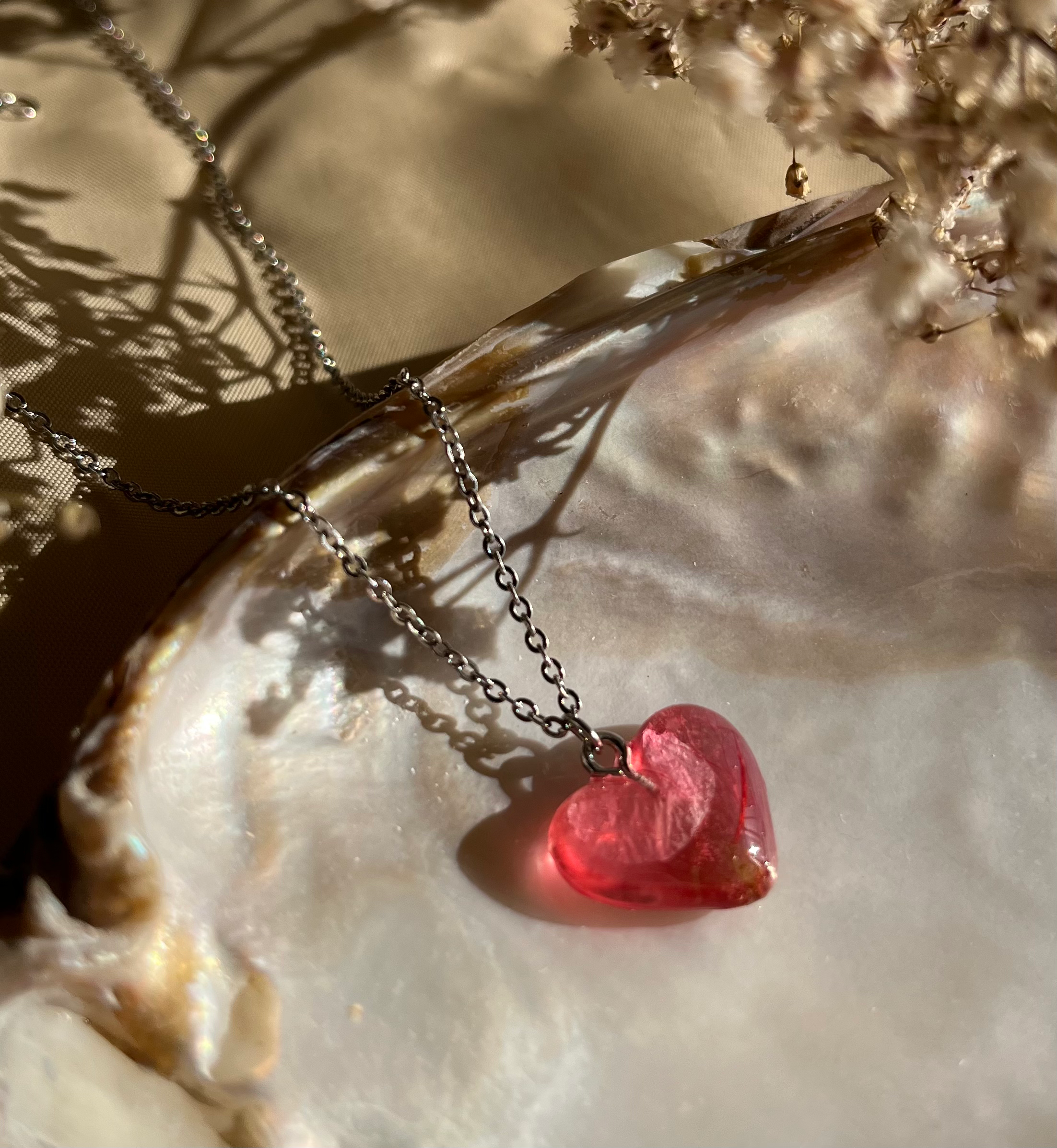 Colgante de corazón - pétalo de flor  image 0