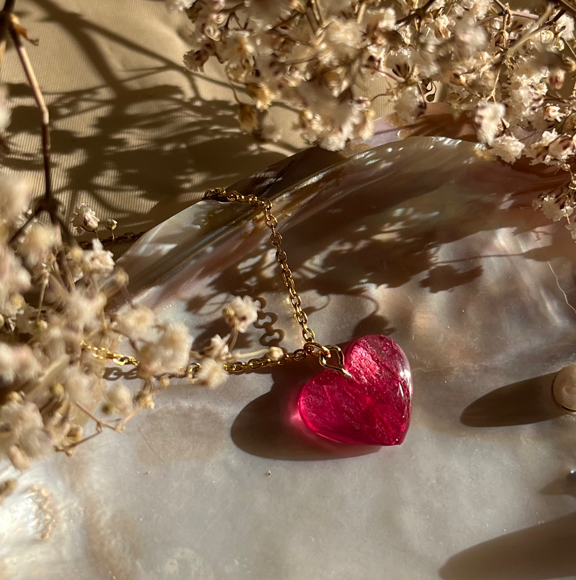 Colgante de corazón - pétalo de flor  image 0